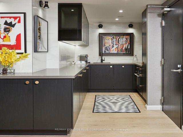 1203 - 50 Lombard St