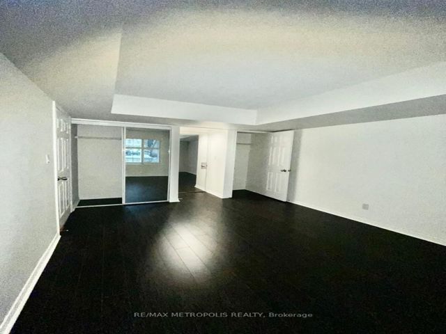 Th27 - 208 Niagara St