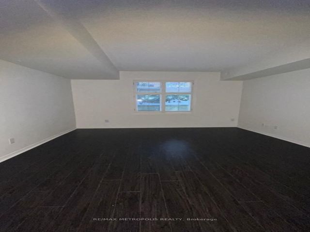 Th27 - 208 Niagara St