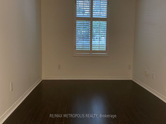 Th27 - 208 Niagara St