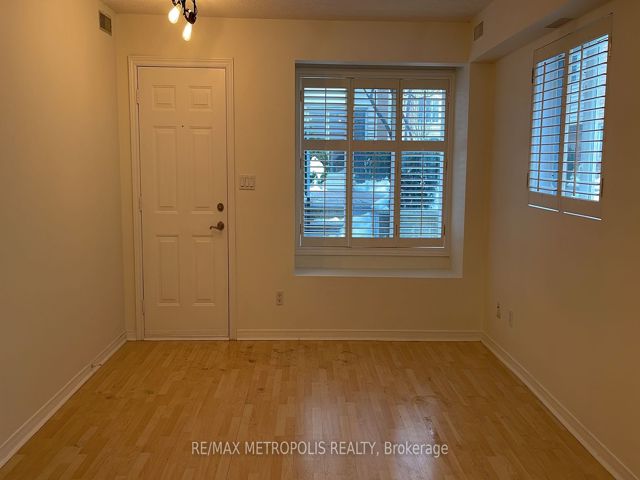 Th27 - 208 Niagara St
