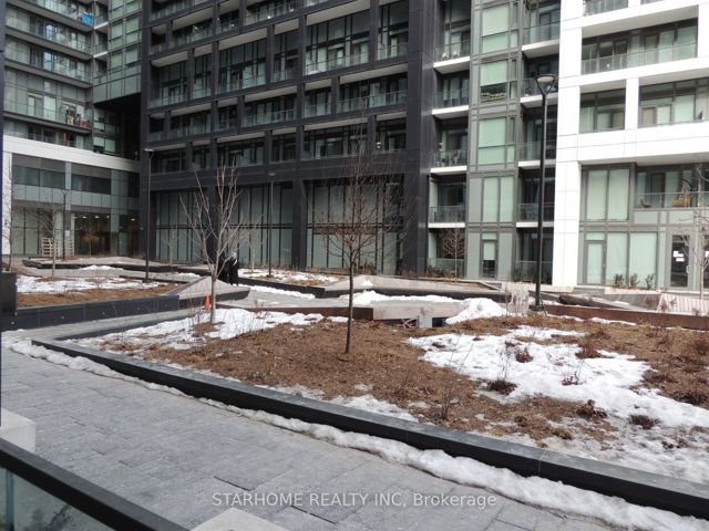 TH114 SW - 121 Lower Sherbourne St