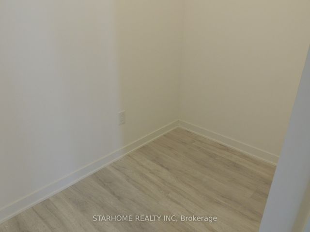 TH114 SW - 121 Lower Sherbourne St