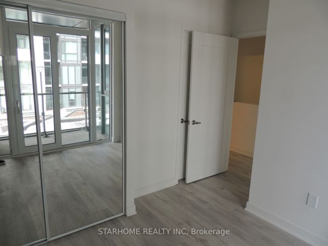 TH114 SW - 121 Lower Sherbourne St