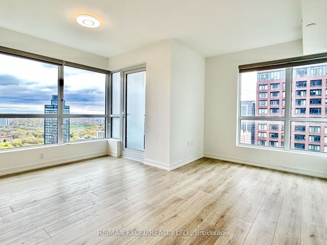 4110 - 395 Bloor St S