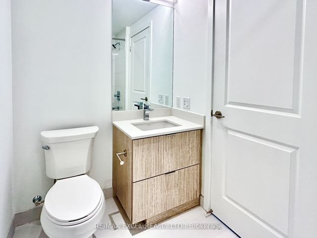 4110 - 395 Bloor St S