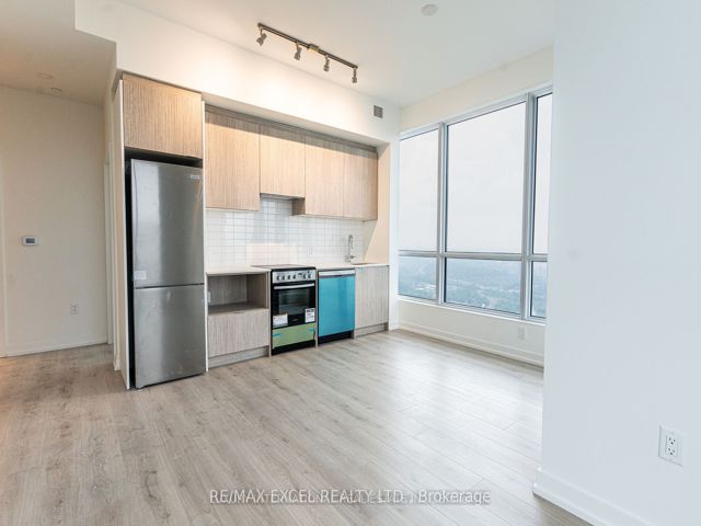 4110 - 395 Bloor St S