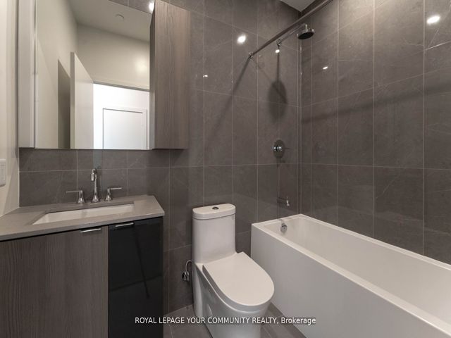 4203 - 15 Mercer St