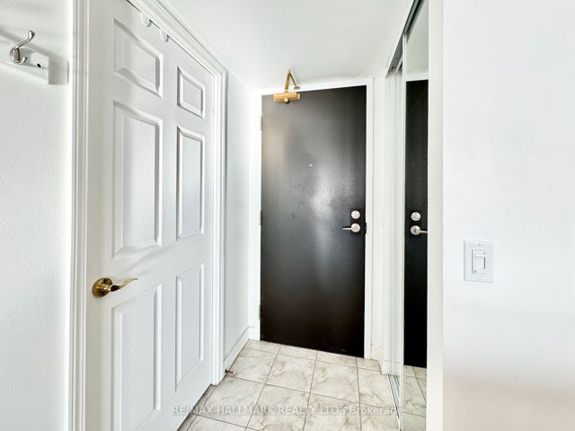 3812 - 30 Grand Trunk Cres