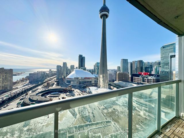 3812 - 30 Grand Trunk Cres