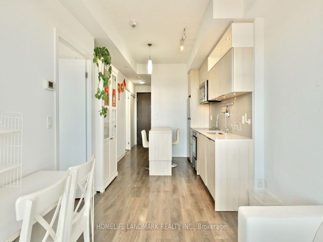 904 - 50 Forest Manor Rd