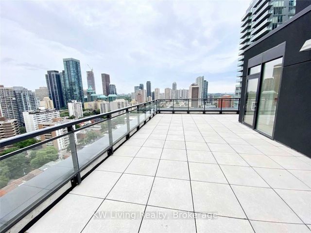 406 - 17 Dundonald St