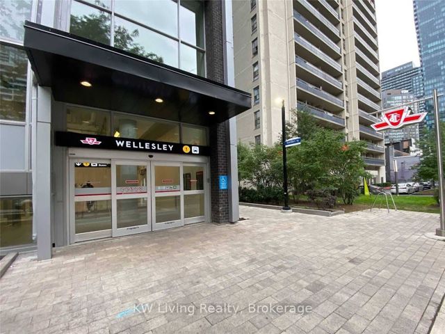 406 - 17 Dundonald St