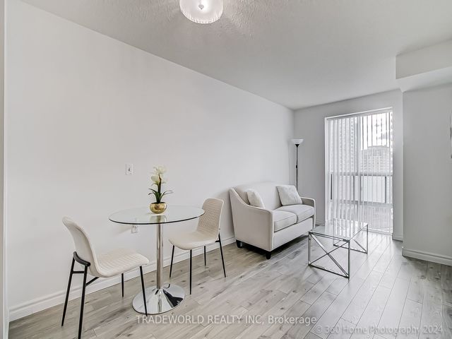 1609 - 20 Olive Ave