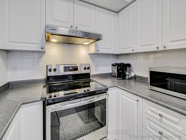 1609 - 20 Olive Ave