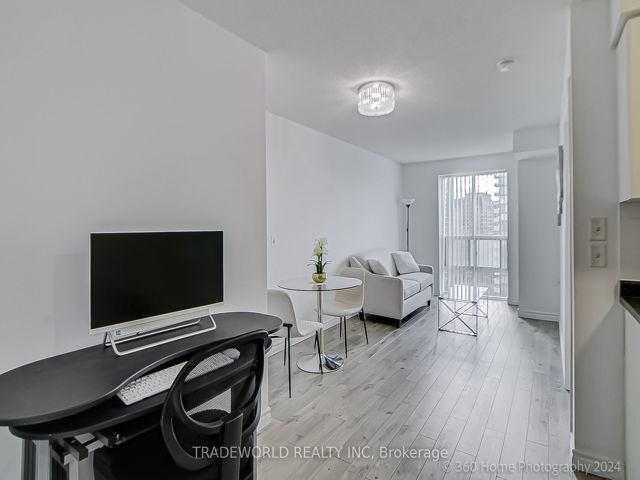 1609 - 20 Olive Ave