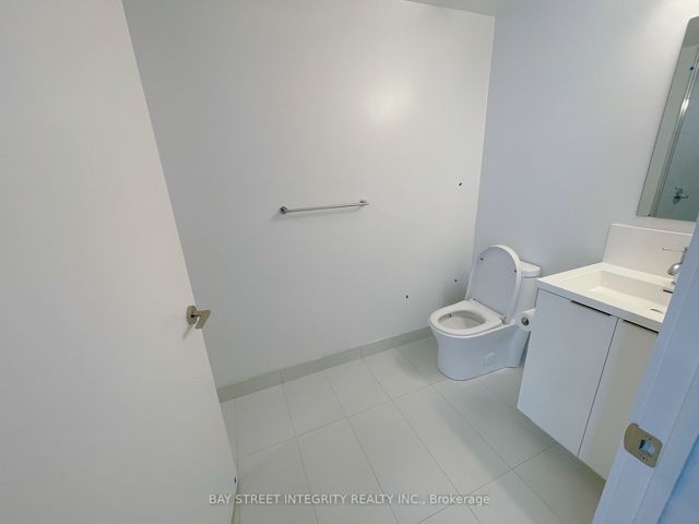 3317 - 230 Simcoe St