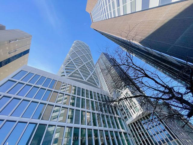 3317 - 230 Simcoe St