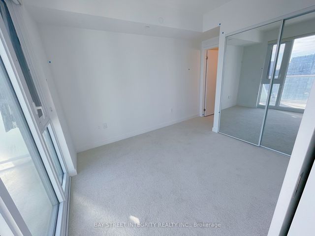 3317 - 230 Simcoe St