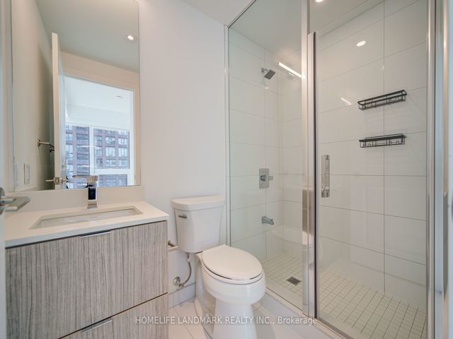 2302 - 395 Bloor St E