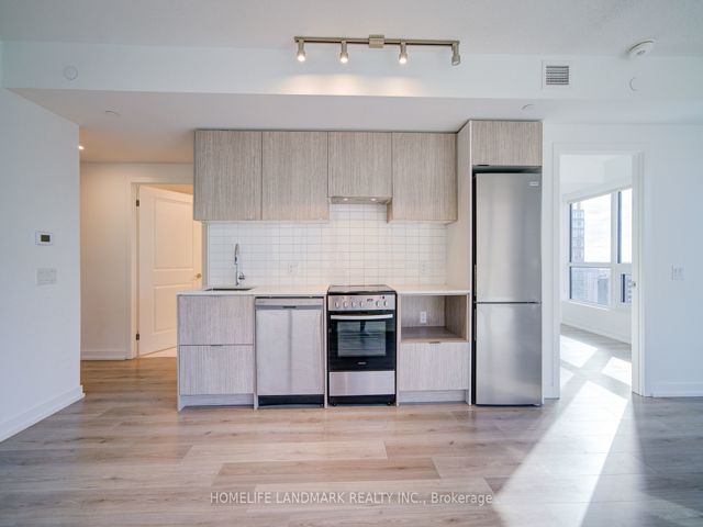 2302 - 395 Bloor St E
