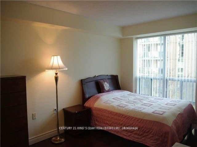 503 - 26 Olive Ave