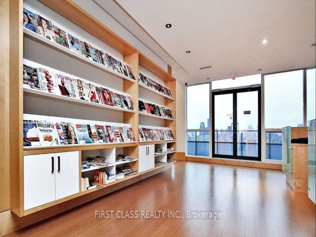 235 - 2885 Bayview Ave