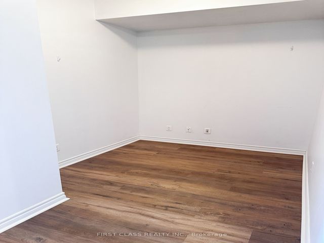 235 - 2885 Bayview Ave