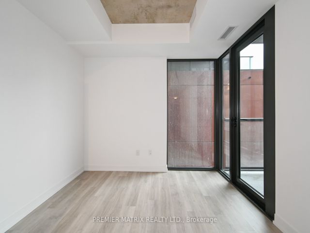 529 - 28 Eastern Ave