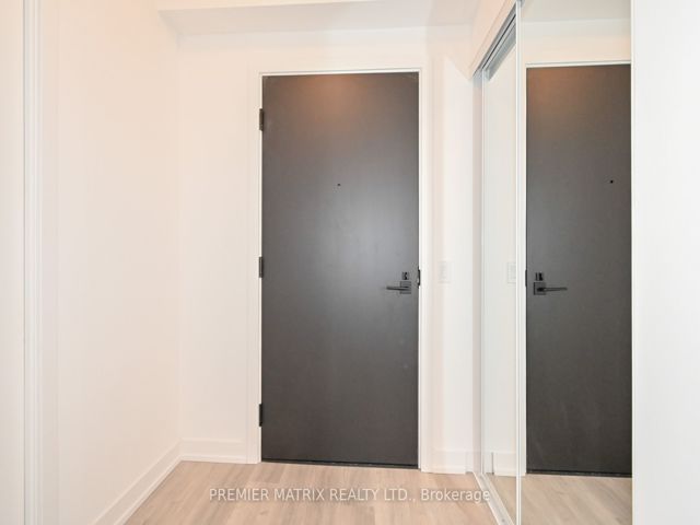 529 - 28 Eastern Ave