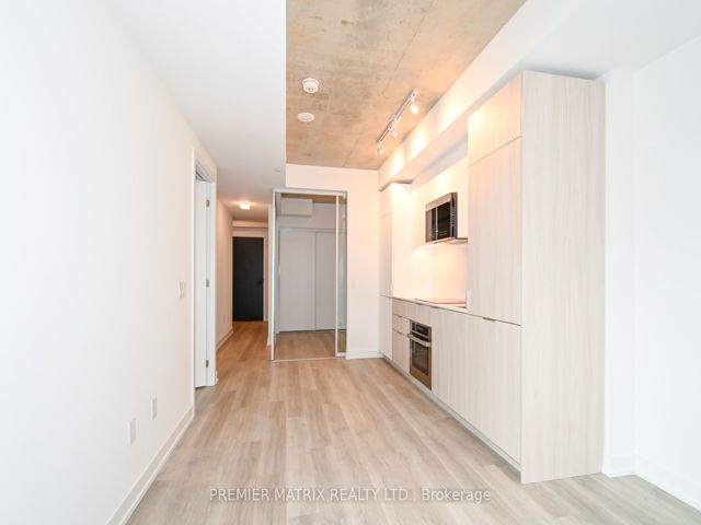 529 - 28 Eastern Ave