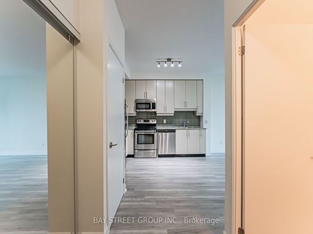 2907 - 33 Bay St