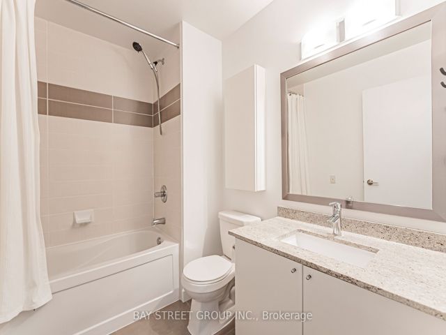 2907 - 33 Bay St