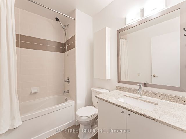 2907 - 33 Bay St