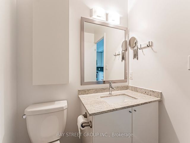 2907 - 33 Bay St