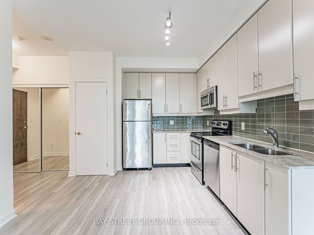 2907 - 33 Bay St