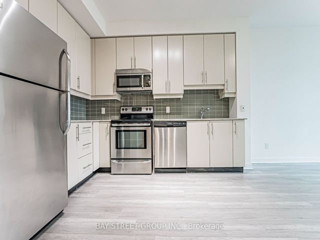2907 - 33 Bay St