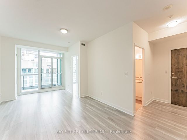 2907 - 33 Bay St