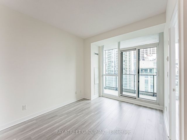 2907 - 33 Bay St