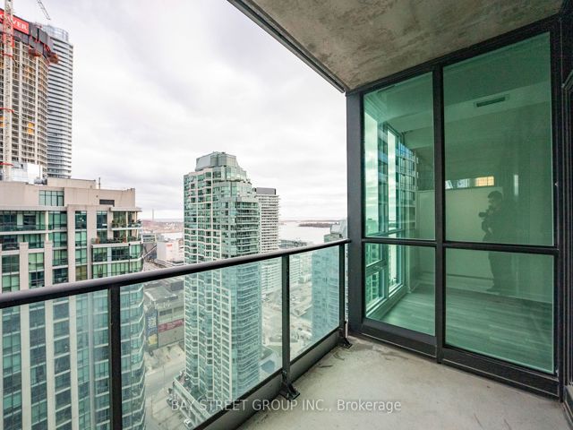 2907 - 33 Bay St