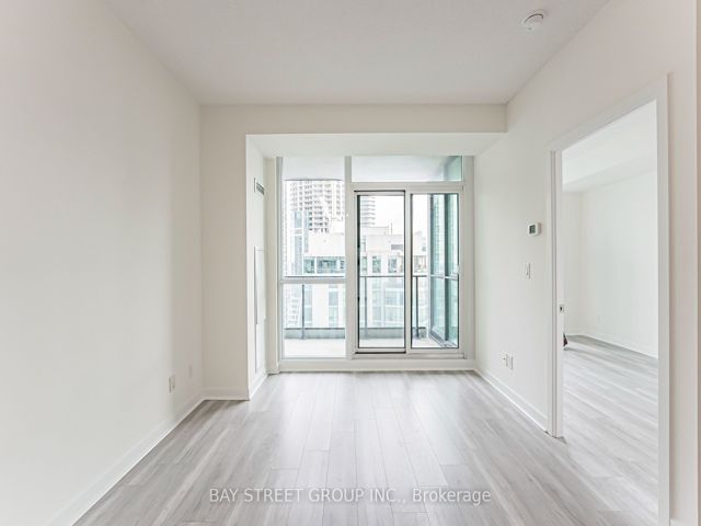 2907 - 33 Bay St