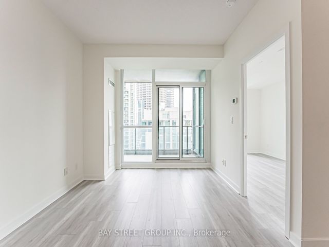 2907 - 33 Bay St