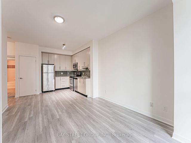 2907 - 33 Bay St