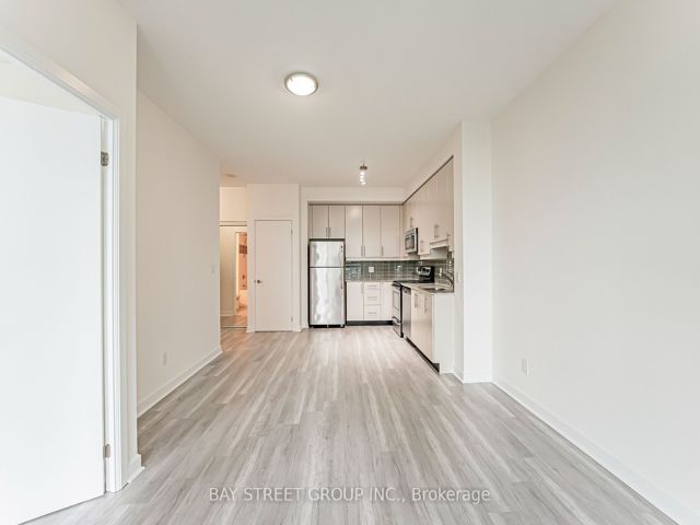 2907 - 33 Bay St
