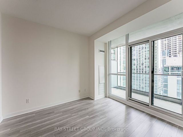 2907 - 33 Bay St