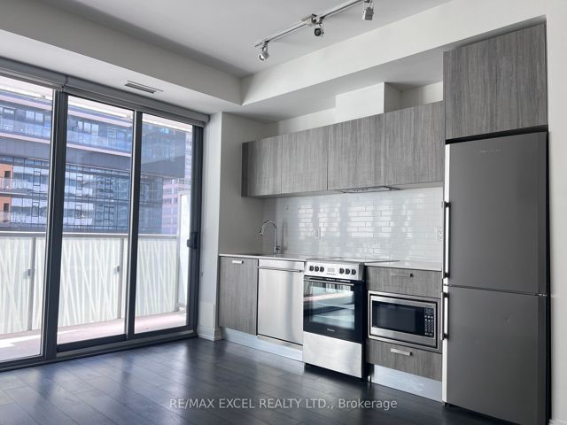 511 - 50 Charles St E