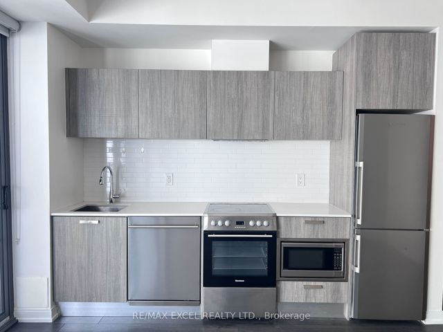 511 - 50 Charles St E