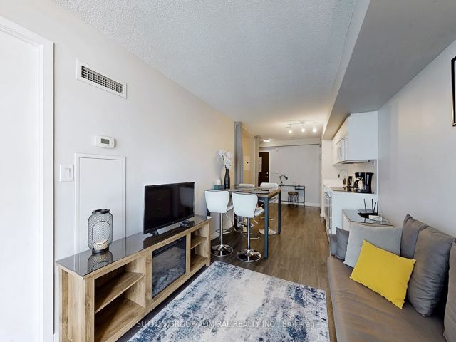 1703 - 21 Iceboat Terr St