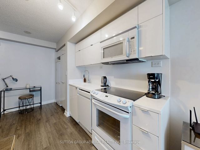 1703 - 21 Iceboat Terr St