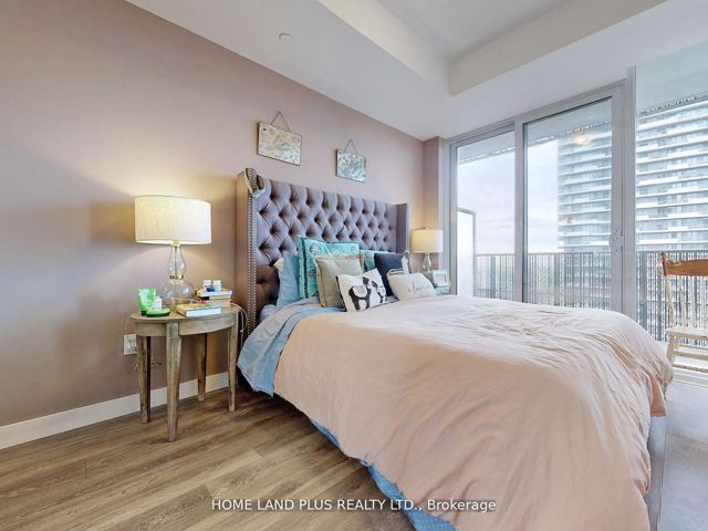 2312 - 8 Eglinton Ave E